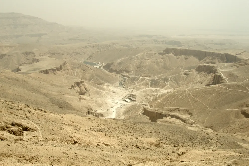 Valle dei Re a Luxor, vista panoramica sulle tombe reali